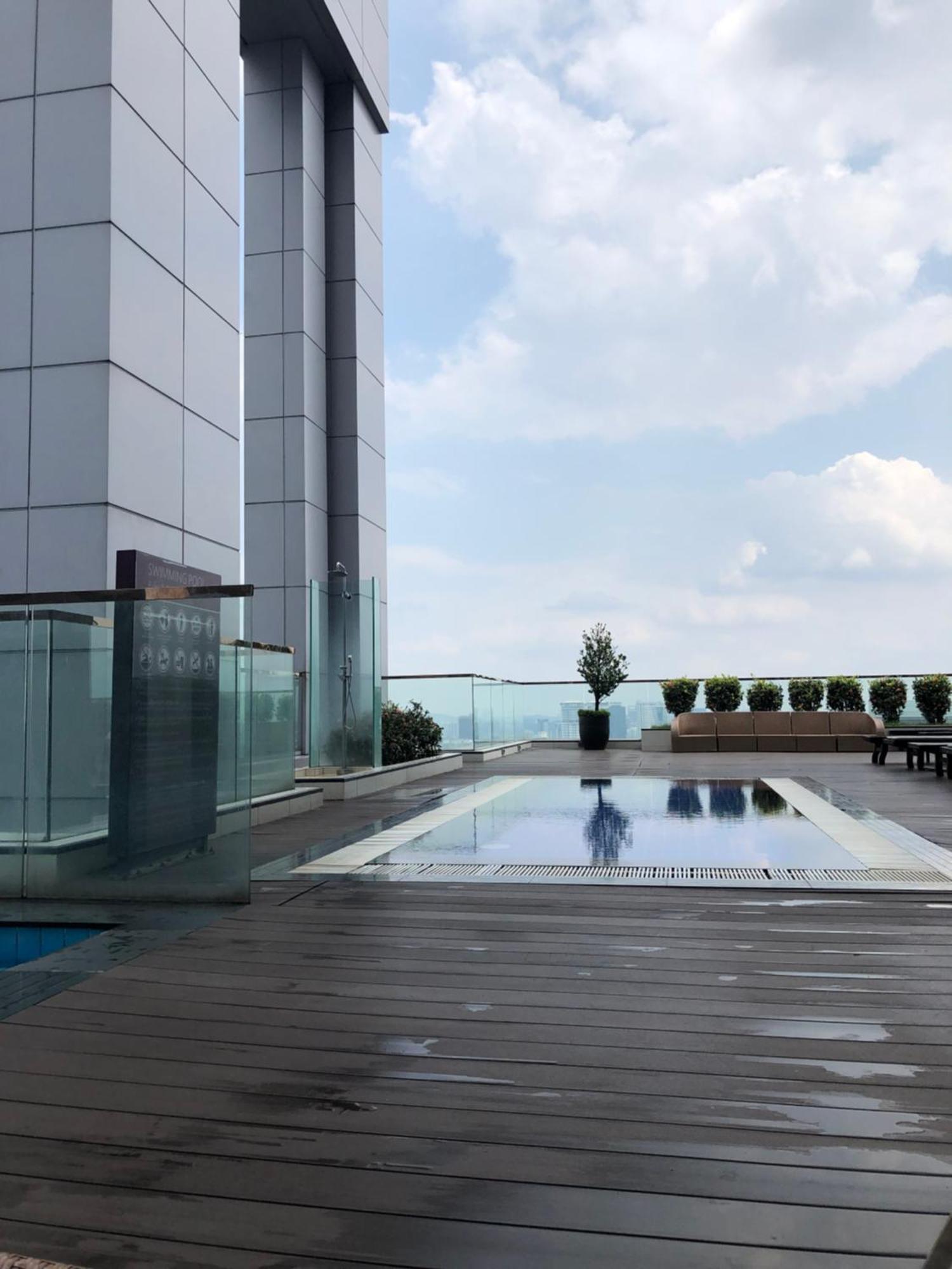 Amazing Pool By Platinum Suites Klcc Kuala Lumpur Ngoại thất bức ảnh