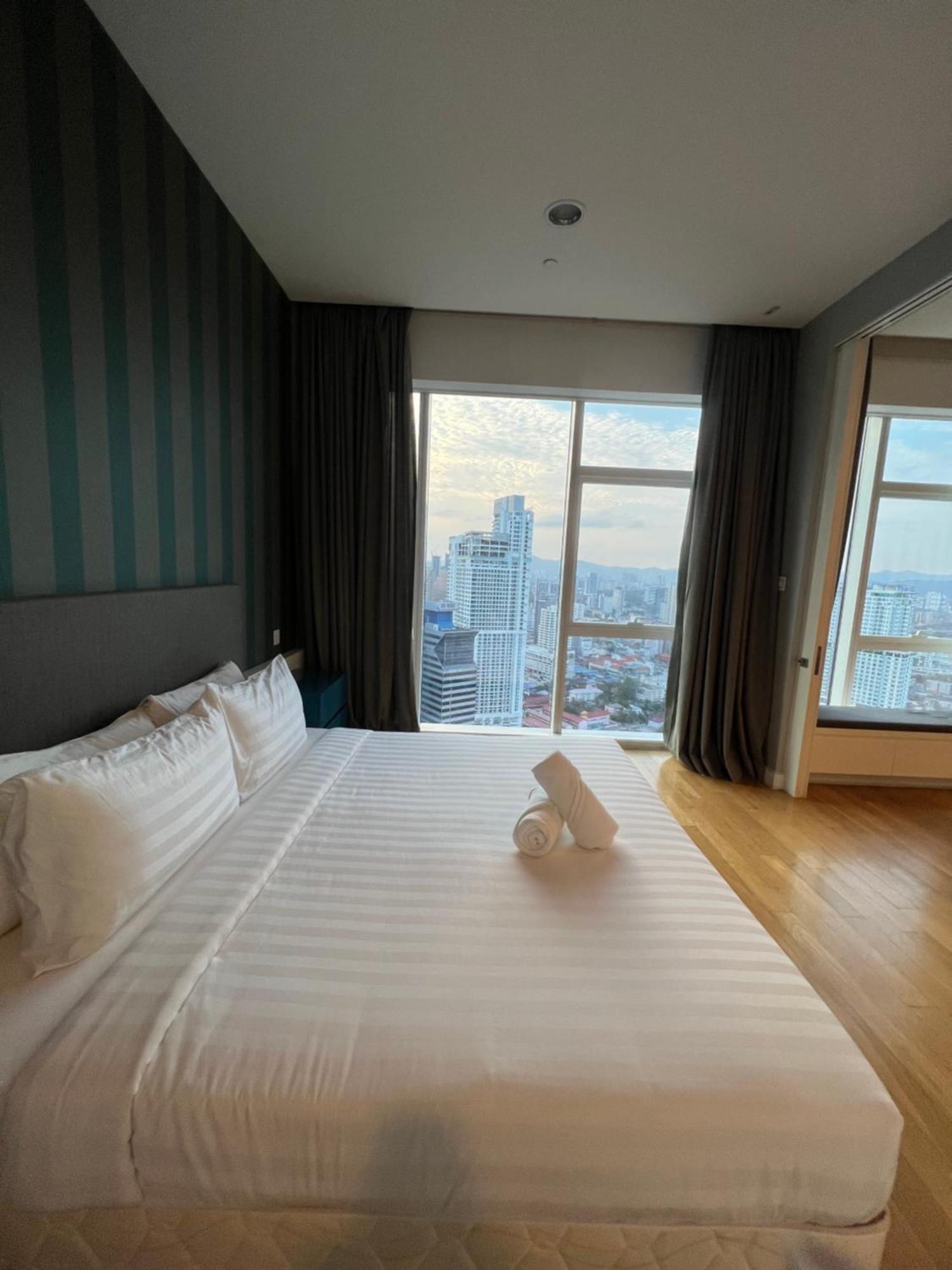 Amazing Pool By Platinum Suites Klcc Kuala Lumpur Ngoại thất bức ảnh